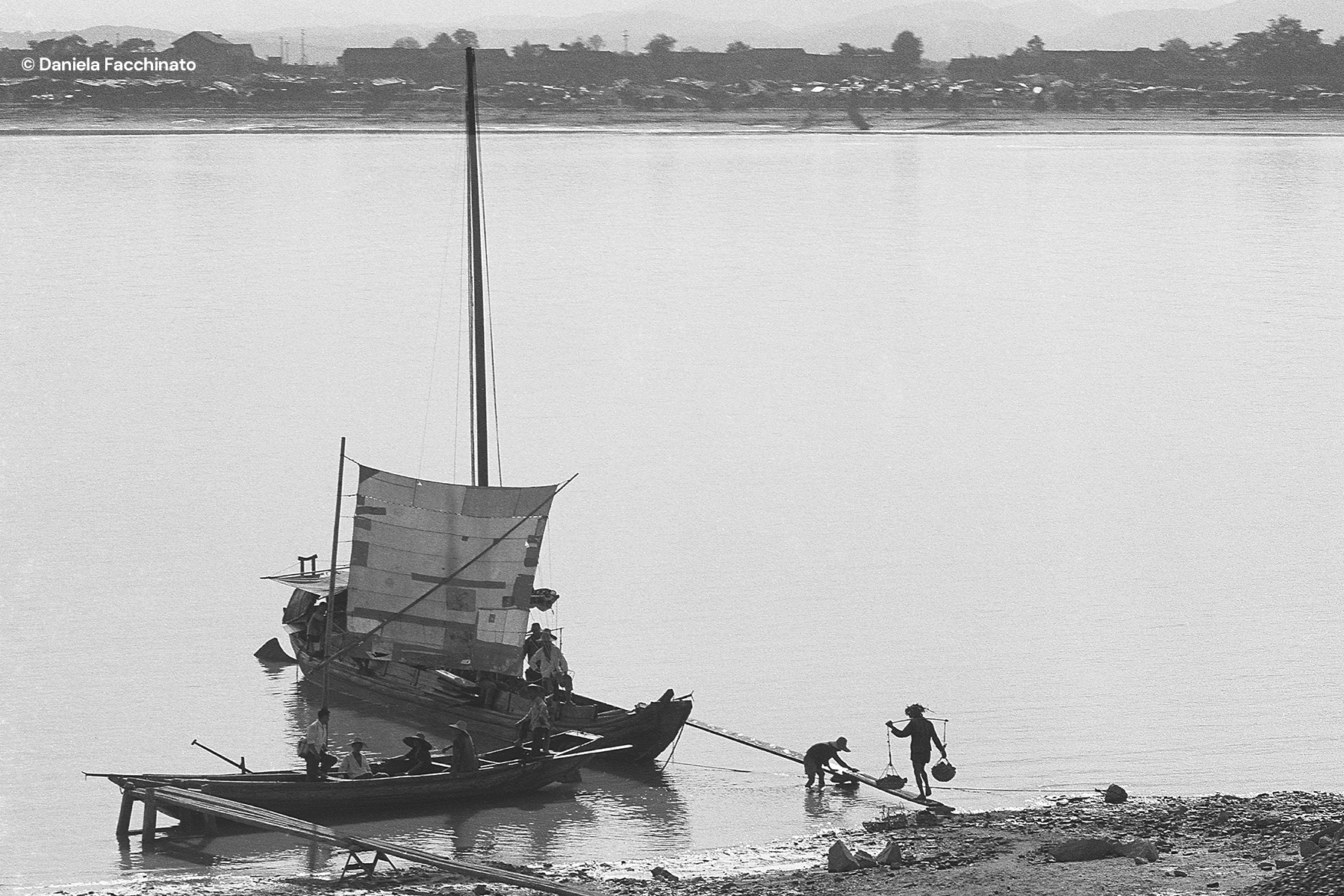 Guilin, Guangxi, China, 1975. River transport along the Li river